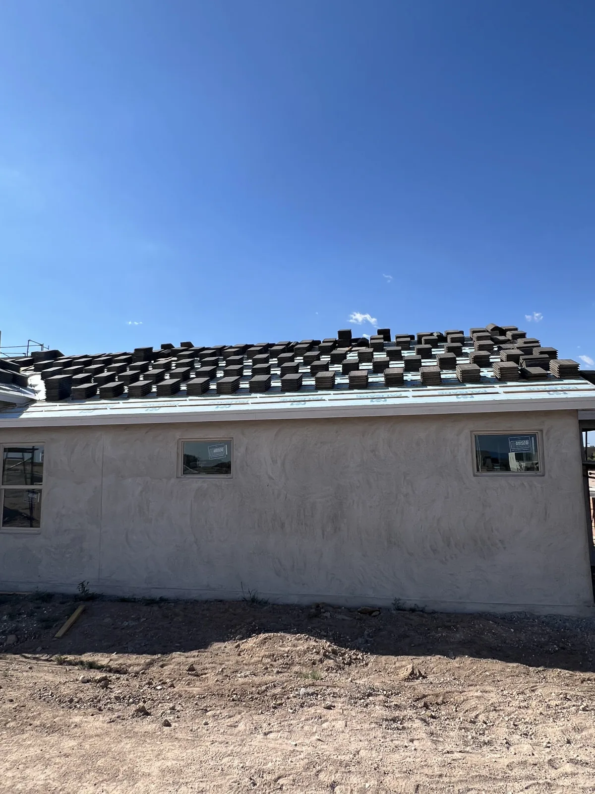 Tile roof laid in a checkerboard pattern